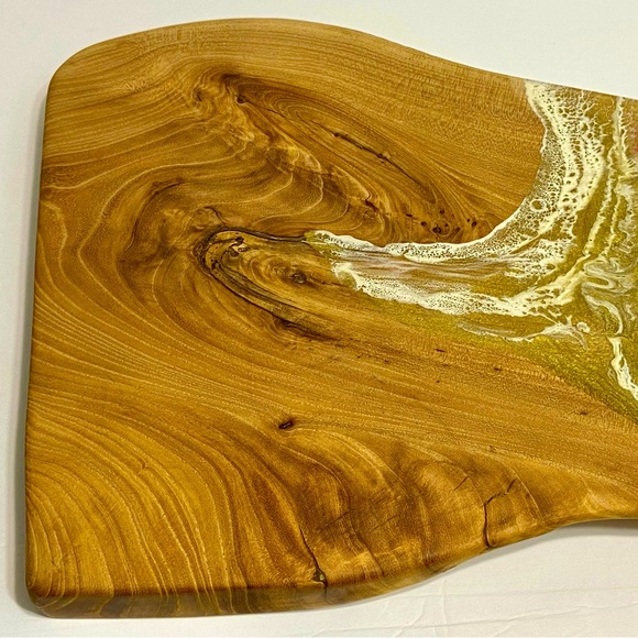 BRAND NEW Hand-carved Wooden Resin Charcuterie Board - Picture 5 of 12
